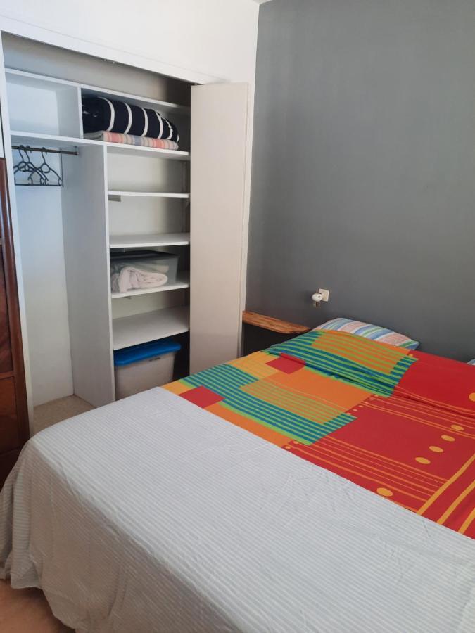 Les Coteaux De Planeze, Ideal Deplacement Pro, Chambres Individuelles Lit 160 Television Saint-Laurent-les-Tours Ruang foto