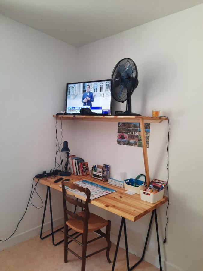 Les Coteaux De Planeze, Ideal Deplacement Pro, Chambres Individuelles Lit 160 Television Saint-Laurent-les-Tours Bagian luar foto