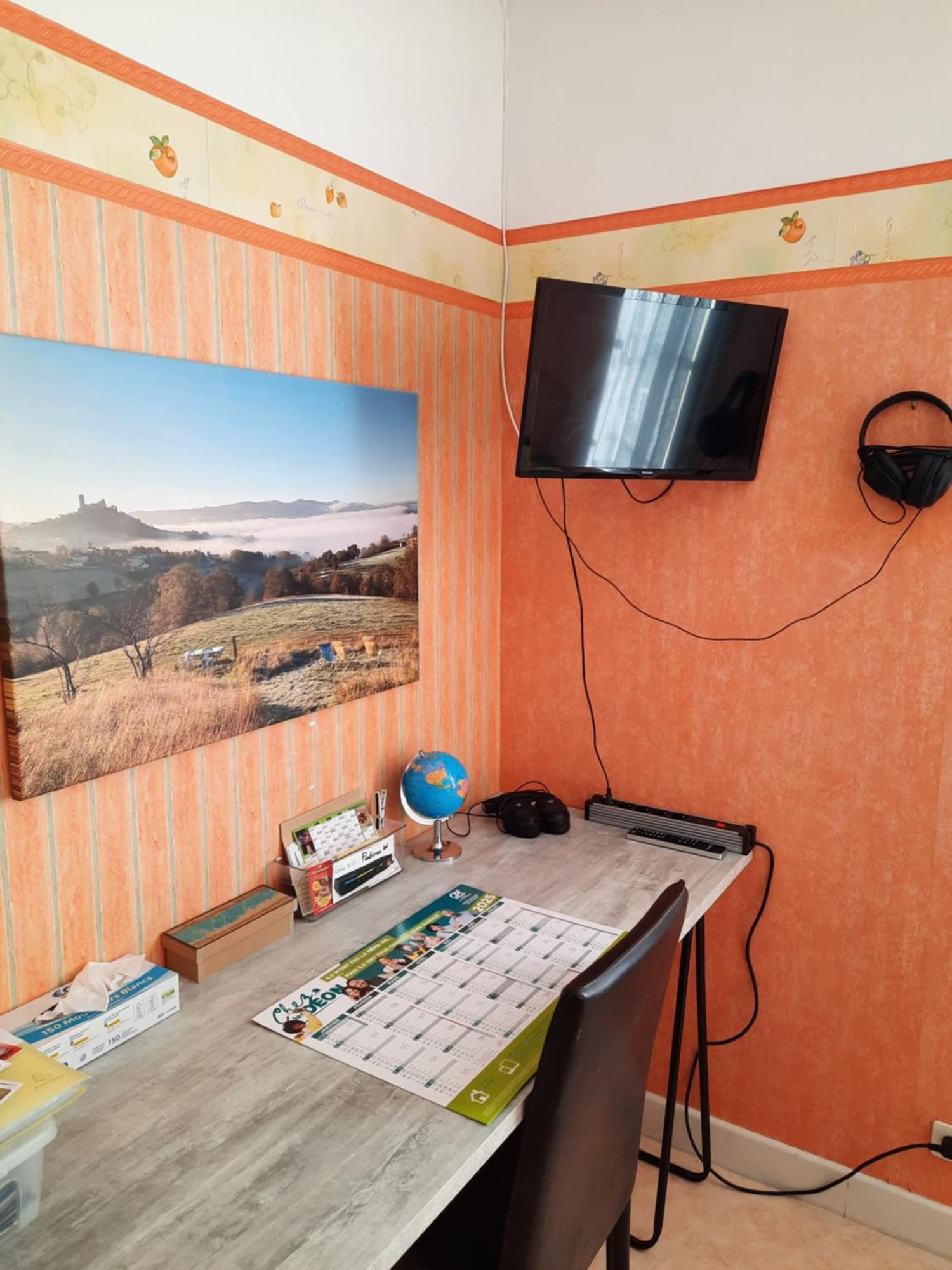 Les Coteaux De Planeze, Ideal Deplacement Pro, Chambres Individuelles Lit 160 Television Saint-Laurent-les-Tours Bagian luar foto
